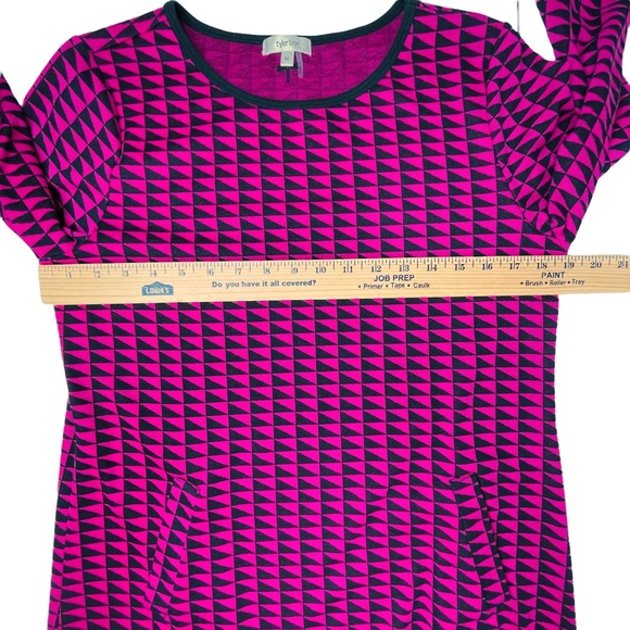 Tyler Boë Pink and Black Geo Print Knit Shift Dress Size Medium - Picture 8 of 12